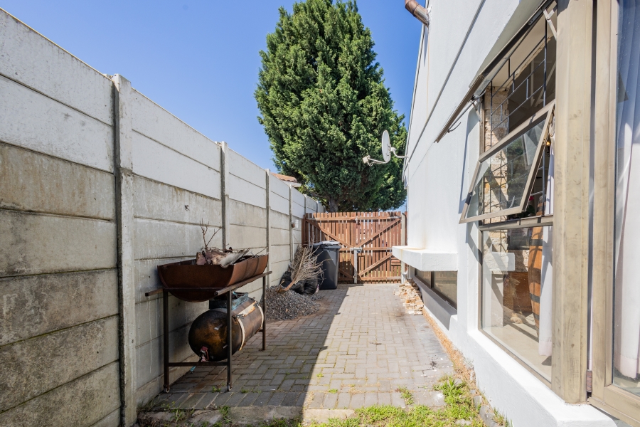 4 Bedroom Property for Sale in Rouxville Western Cape